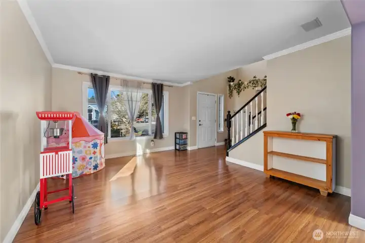 Huge front living room