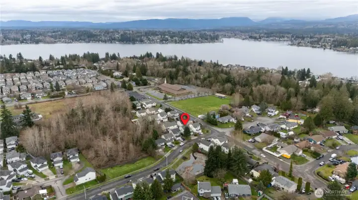 Lake Stevens Living! .5mi to Davies Beach!