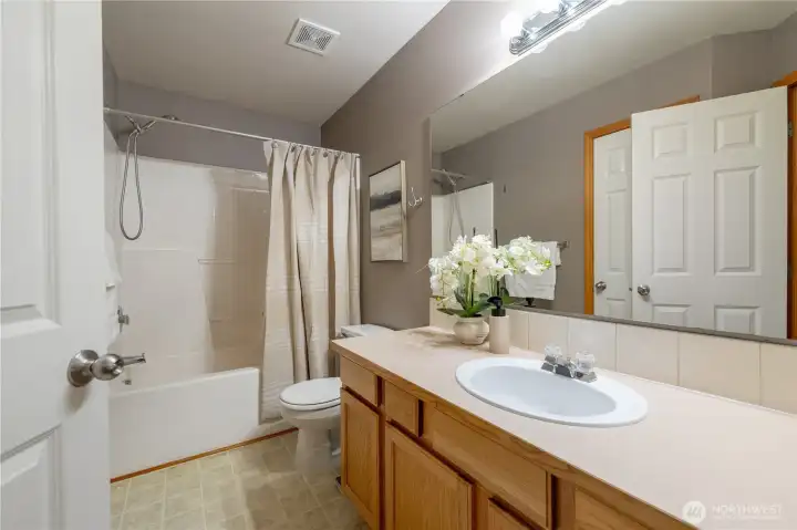 Full Bath serves Beds 2 & 3