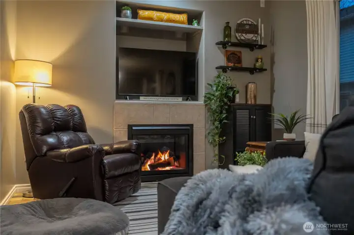 Cozy up to your Gas Fireplace for Snuggly Movie Nights