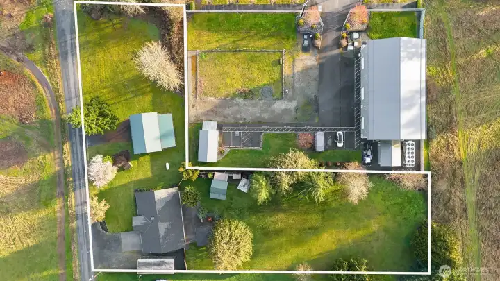 property lines are approximate