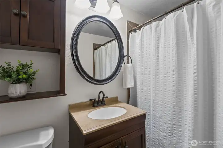 Main floor full bathroom that's freshly painted
