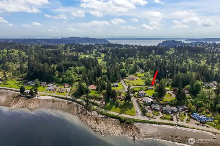 Just steps from Beach Drive - enjoy walks along Sinclair Inlet. Just 1mi to Manchester State Park, Waterman Pier, Manchester waterfront amenities, and more.