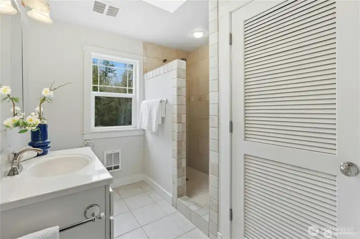 ADU 3/4 bath