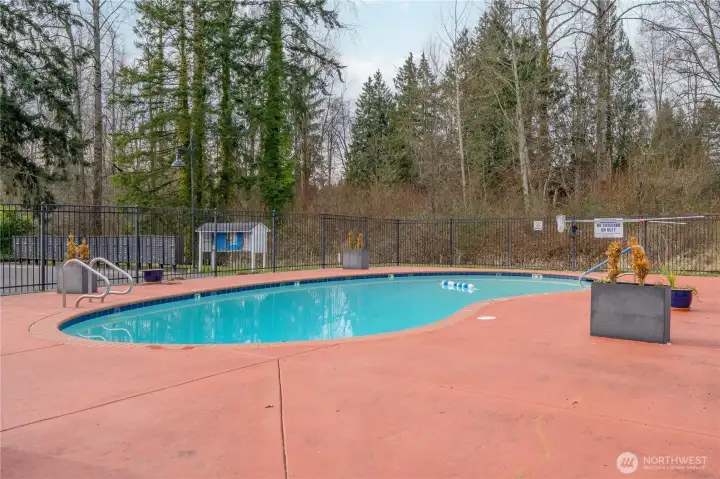 Seasonal Pool.