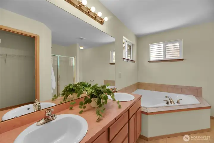 Primary en-suite