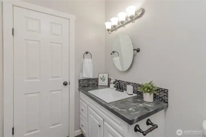 Guest Bathroom Guest Bathroom