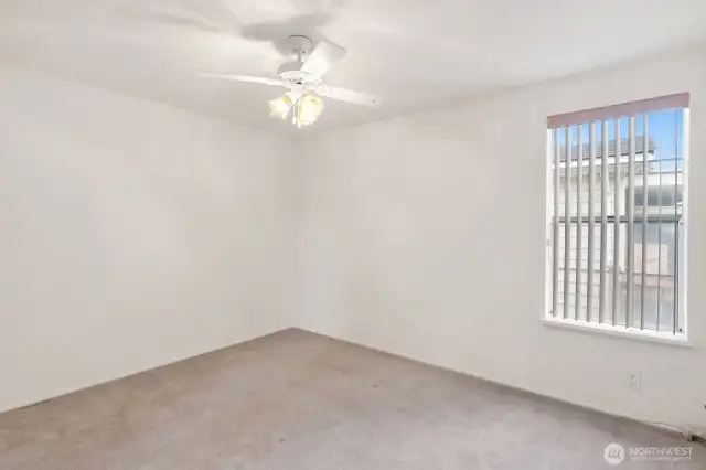 3rd bedroom with ceiling fan.