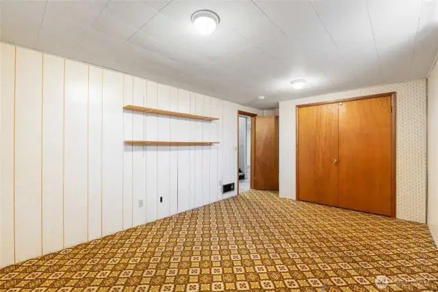 Extra large downstairs bedroom 3