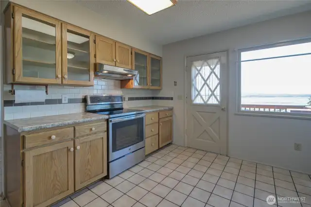 Kitchen with deck access
