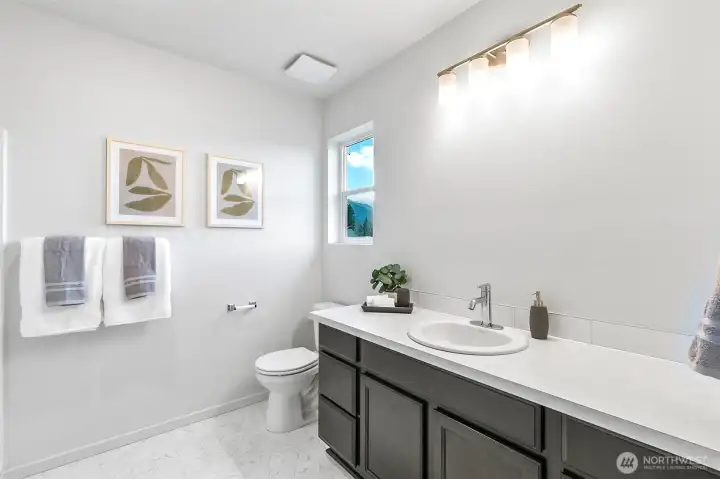 Photographs are for illustrative purposes only. Features, finishes, interior/exterior colors, landscaping and floorplan shown may vary from actual homes built.