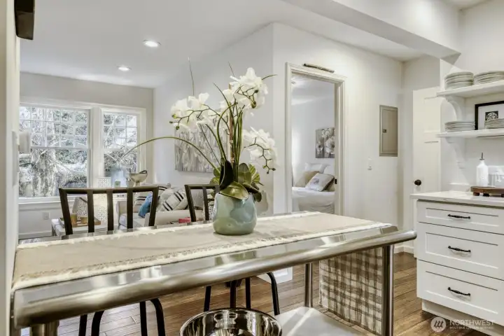 Smart floorpan.. Many condos in this era have open one bedrooms.. this has. true one bedroom