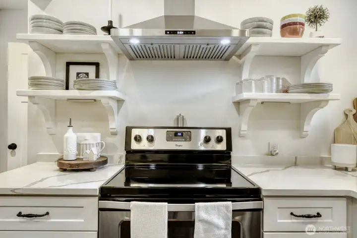 Love this open shelving..