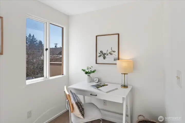 Desk nook within the primary bedroom