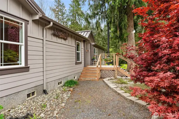 Side entry walkway.