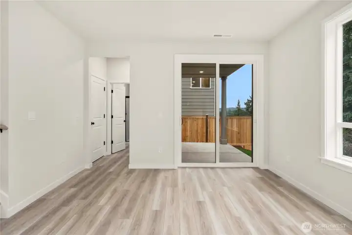 Photos of a previously completed home. Actual colors and finishes may vary. See site agent for details.