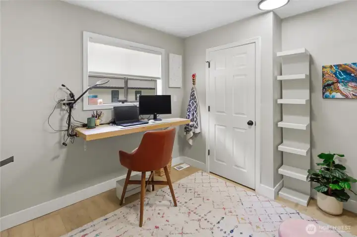 Office/ Den/ Guest room off of garage Office/ Den/ Guest room off of garage