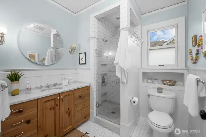 Upstairs hall bath