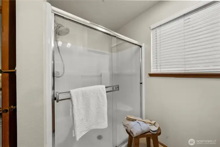 Primary bathroom en suite.