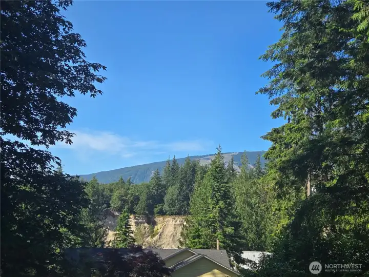 Nice mountain view from the loft and upper deck.