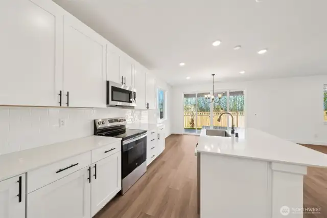 Actual Photos!! Ready to move in!