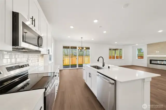 Actual Photos!! Ready to move in!