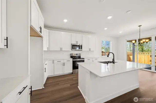 Actual Photos!! Ready to move in!