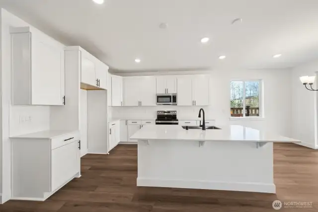 Actual Photos!! Ready to move in!