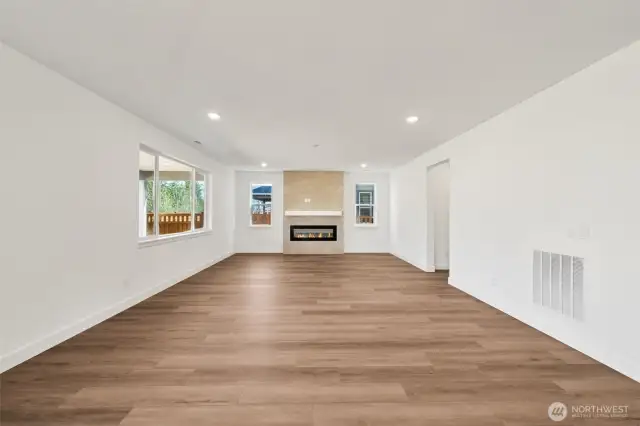 Actual Photos!! Ready to move in!