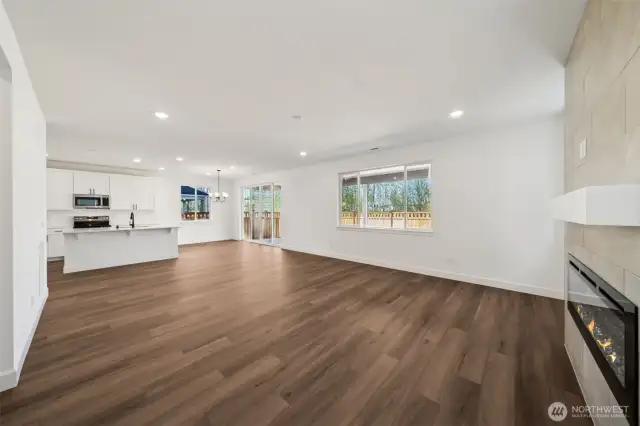 Actual Photos!! Ready to move in!