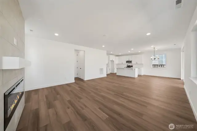 Actual Photos!! Ready to move in!