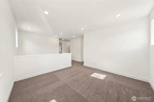 Actual Photos!! Ready to move in!