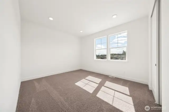 Actual Photos!! Ready to move in!