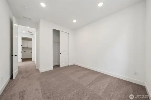Actual Photos!! Ready to move in!