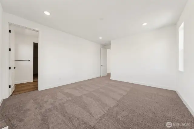 Actual Photos!! Ready to move in!