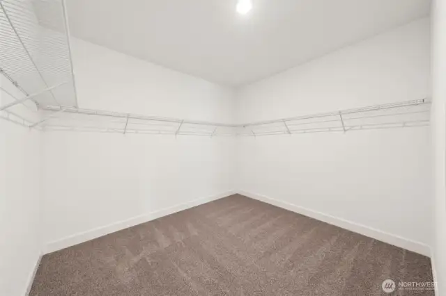 Actual Photos!! Ready to move in!