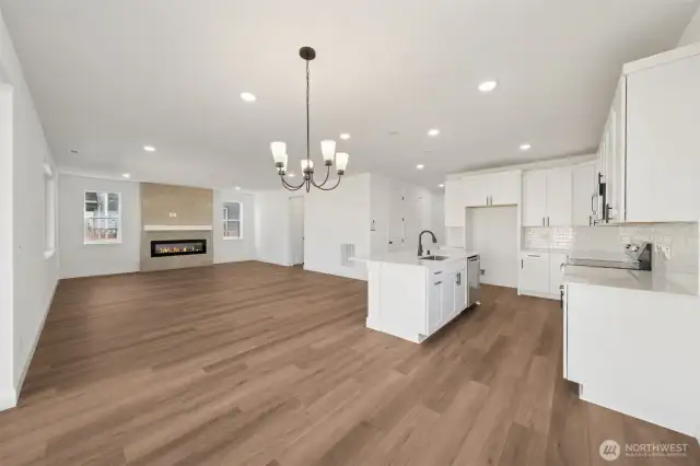 Actual Photos!! Ready to move in!