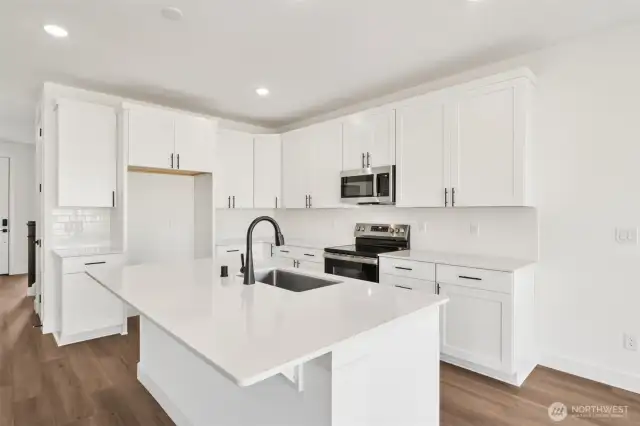 Actual Photos!! Ready to move in!