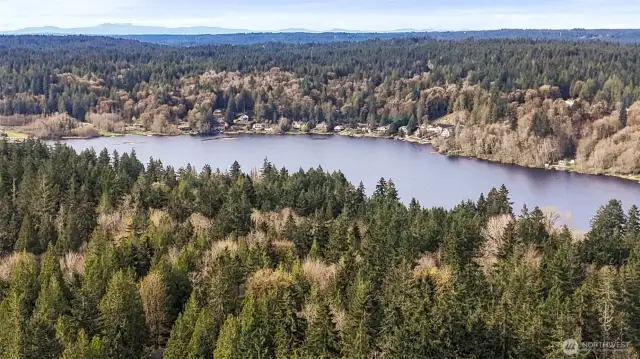 Minutes from Long Lake and water activities