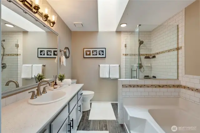 Master Bedroom Bathroom