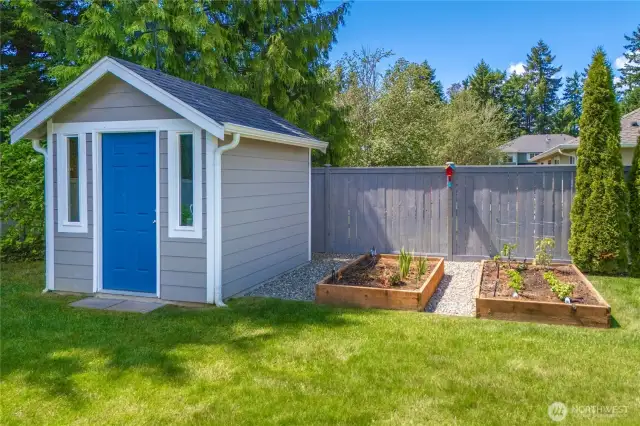 8x10 shed and raised garden beds!