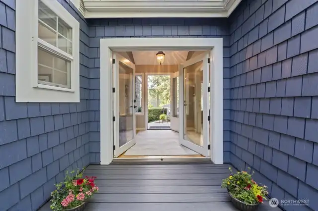 Intimate outdoor zones that expand your living space year-round