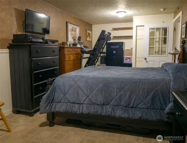 Primary-Bedroom