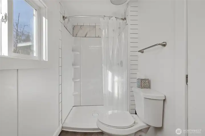 Primary bedroom ensuite bath