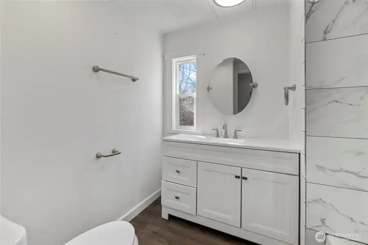 Beautifully updated full bathroom