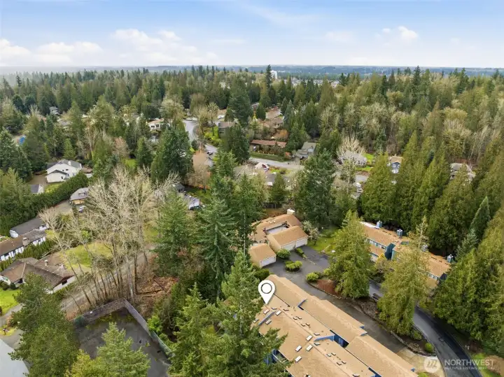 Close to shopping, dining and freeway access.