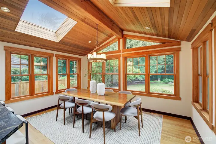 This 2000 addition created a very special environment to live and connect with the beauty of the NW year round.