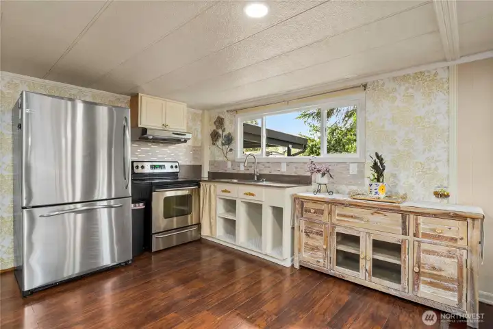 kitchen area space for dining table