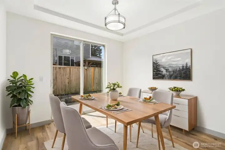 Virtually staged dinning room