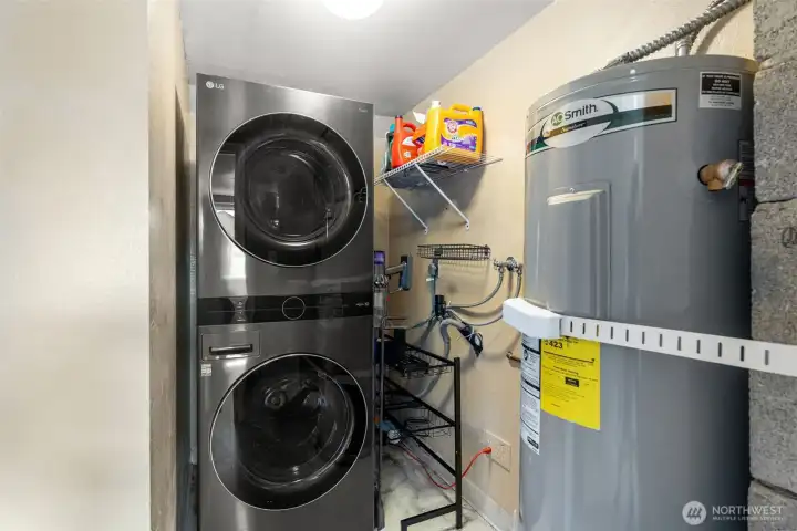 Laundry Washer & Dryer INCLUDED Laundry Washer & Dryer INCLUDED
